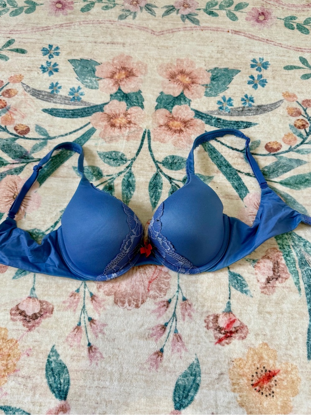 Victoria’s Secret Body by Victoria Perfect Shape 32C Lace Lacy Blue